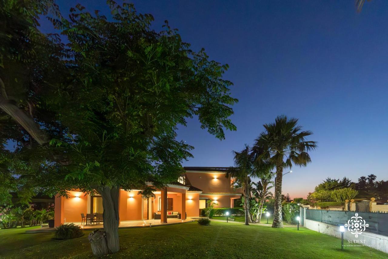 Villa Seaside - Beach Retreat With Jacuzzi Syrakuzy Zewnętrze zdjęcie