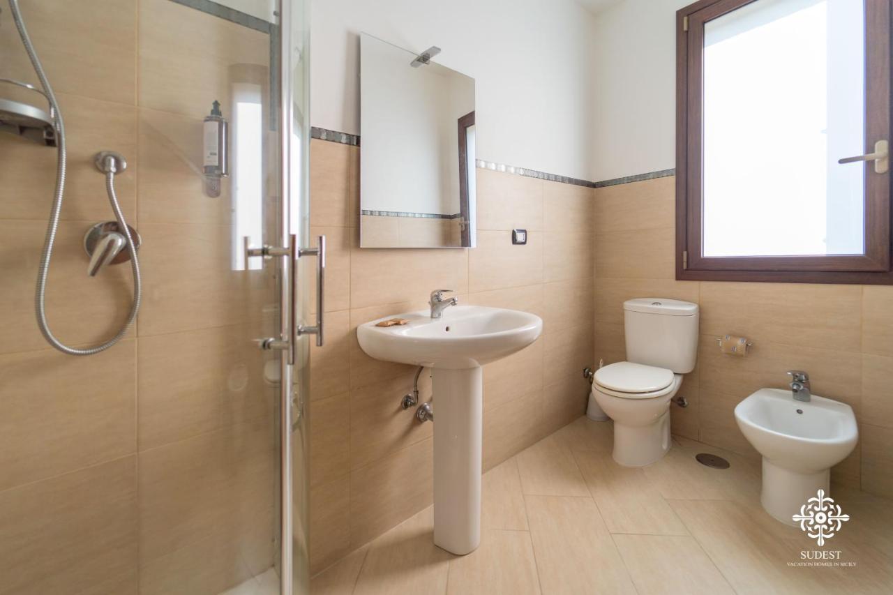 Villa Seaside - Beach Retreat With Jacuzzi Syrakuzy Zewnętrze zdjęcie