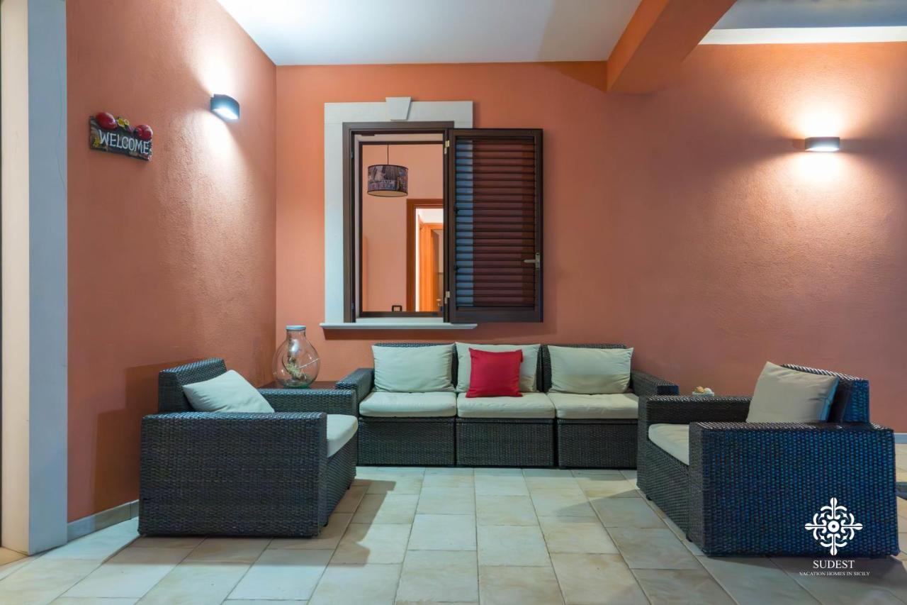 Villa Seaside - Beach Retreat With Jacuzzi Syrakuzy Zewnętrze zdjęcie