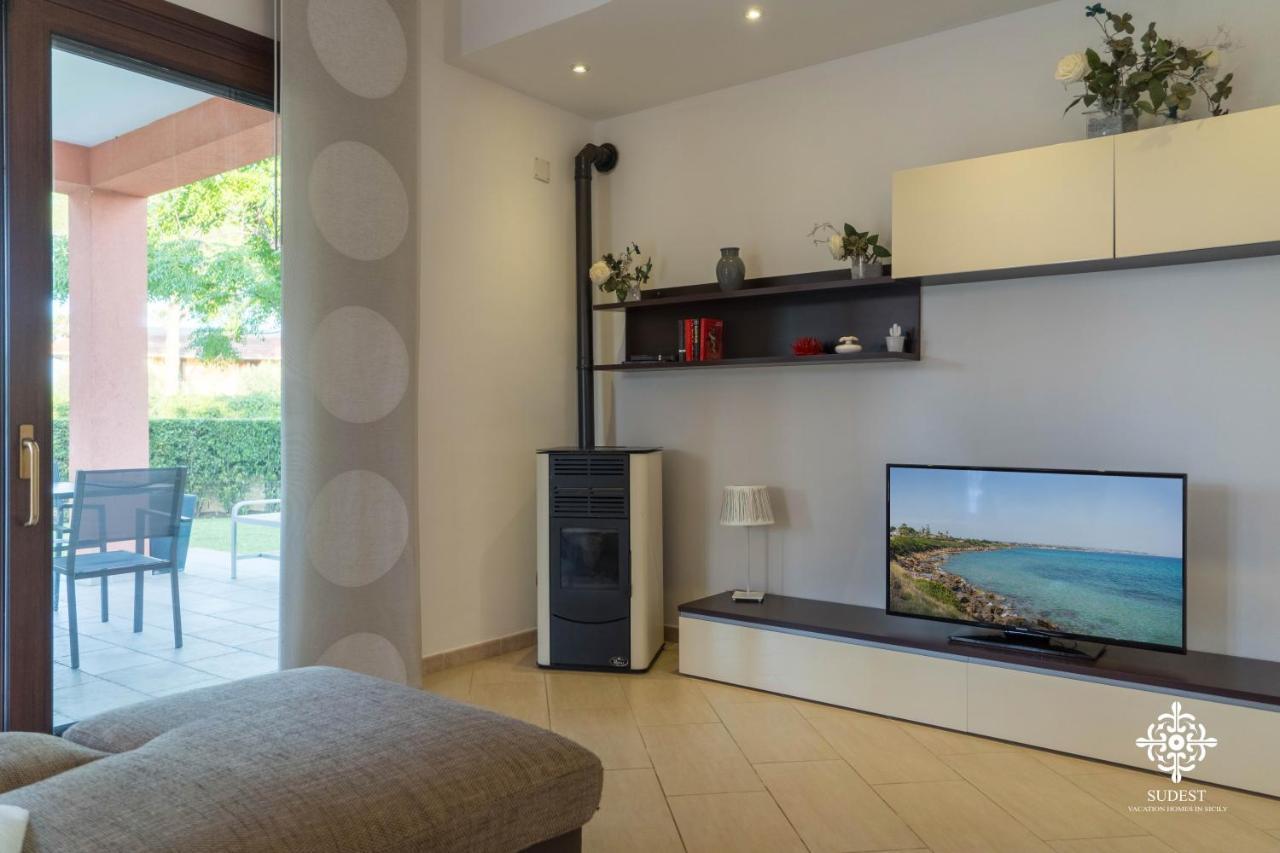 Villa Seaside - Beach Retreat With Jacuzzi Syrakuzy Zewnętrze zdjęcie
