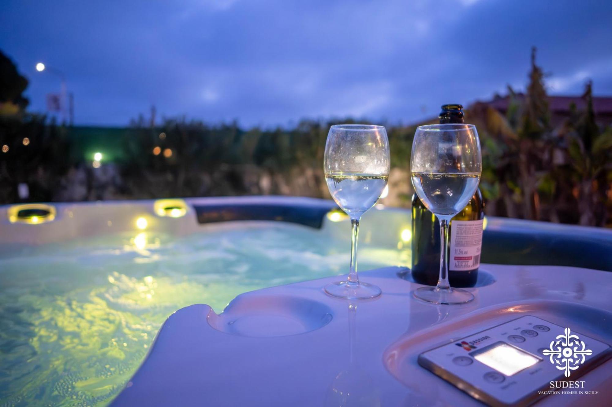 Villa Seaside - Beach Retreat With Jacuzzi Syrakuzy Zewnętrze zdjęcie