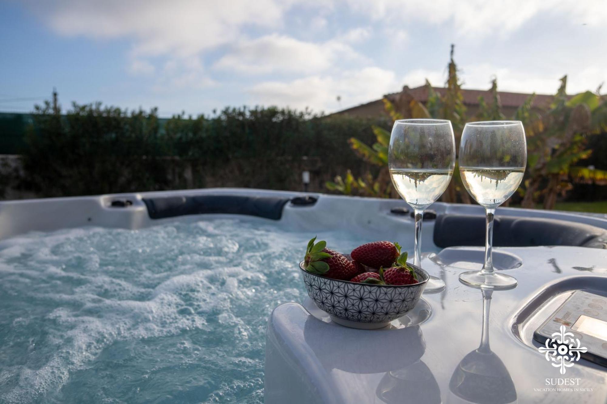 Villa Seaside - Beach Retreat With Jacuzzi Syrakuzy Zewnętrze zdjęcie